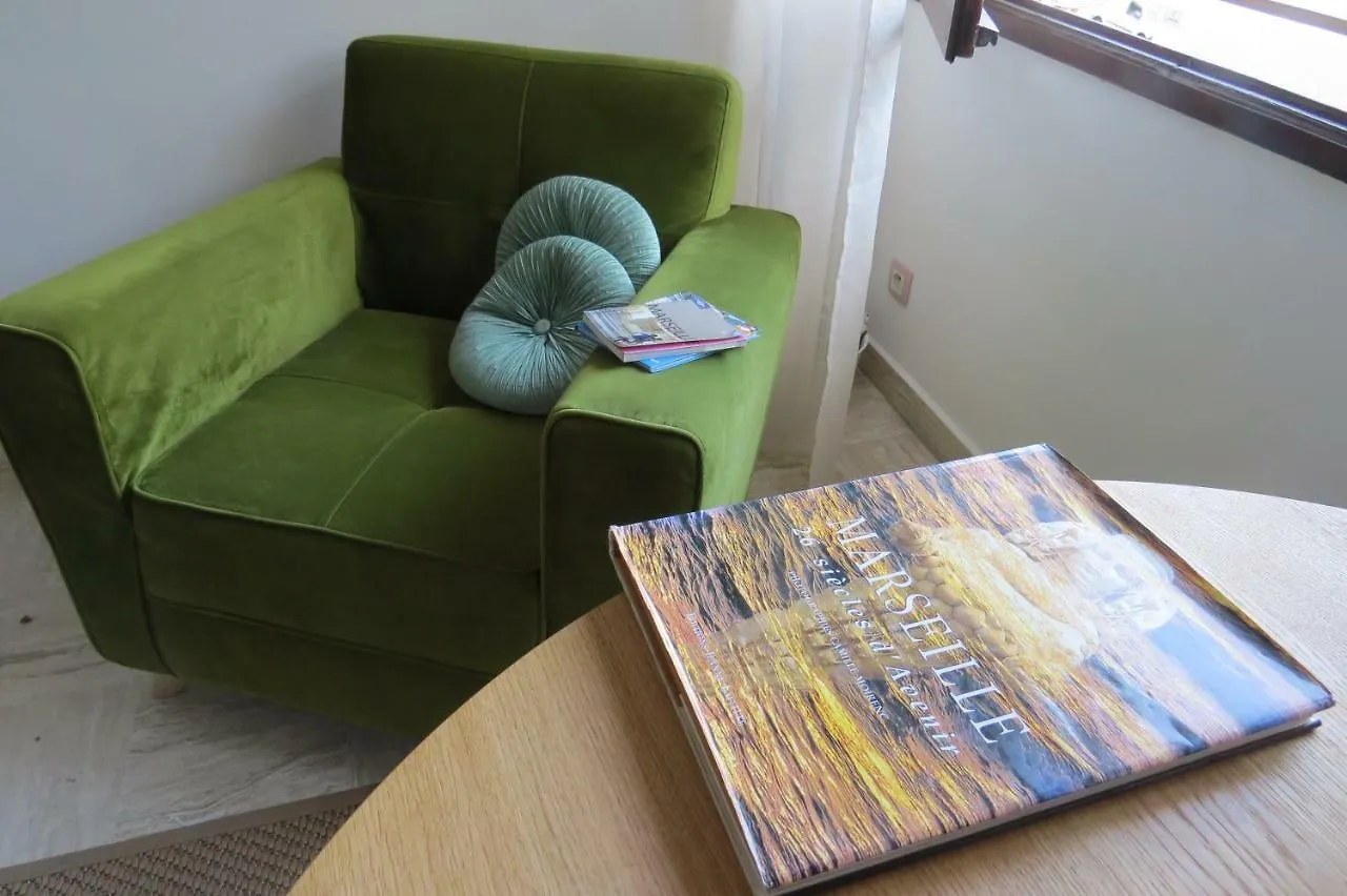 Studio Calme Et Tres Lumineux, Au Pied De Notre Dame De La Garde Marseille Apartment