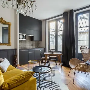  Appartement Canopy -appart- Place Des Terreaux - 1er Frankrijk