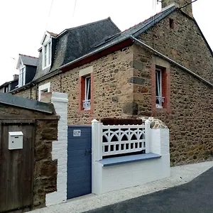 https://la-petite-maison-du-portrieux.inbrittany.com