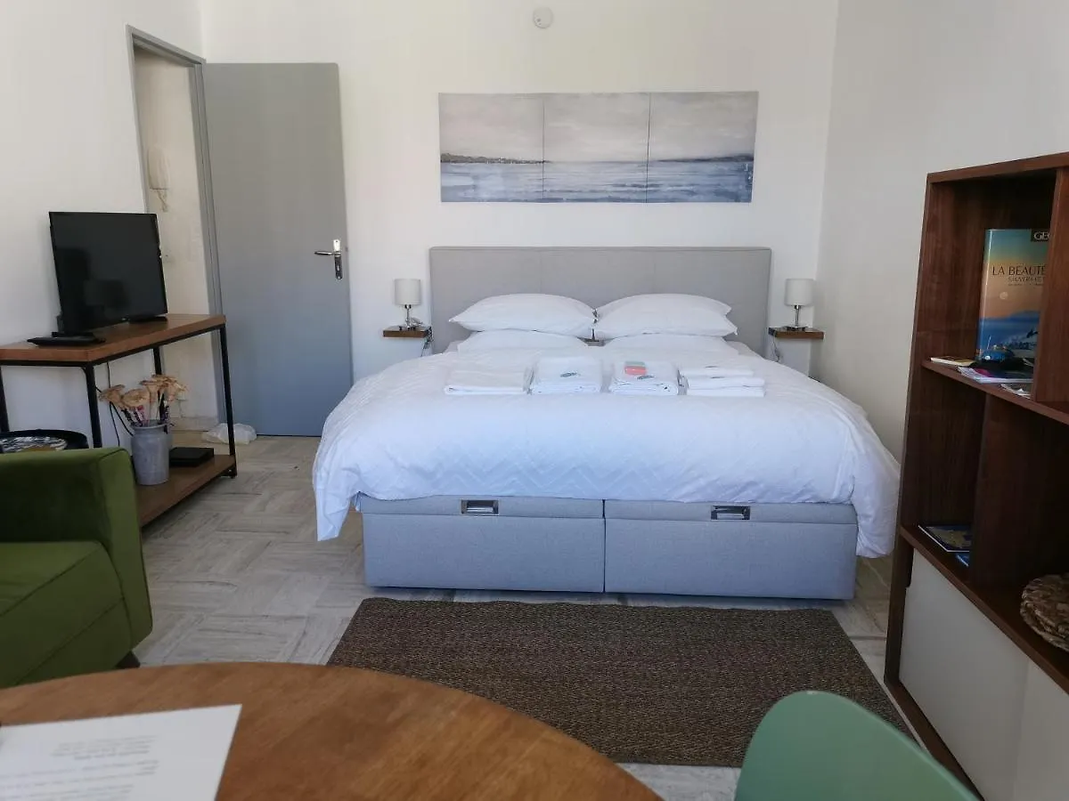 Apartment Studio Calme Et Tres Lumineux, Au Pied De Notre Dame De La Garde Marseille