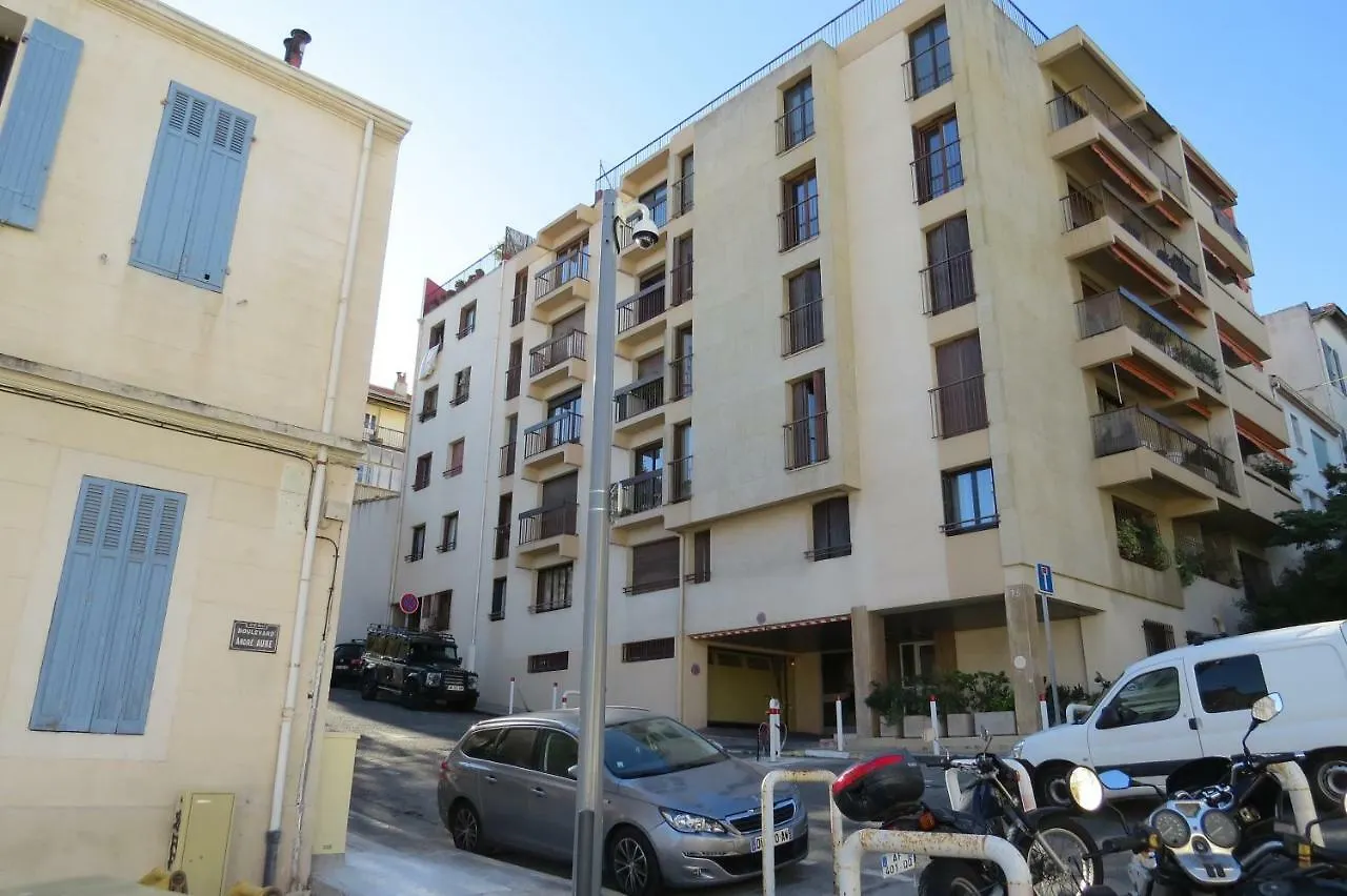 Studio Calme Et Tres Lumineux, Au Pied De Notre Dame De La Garde Marseille Apartment