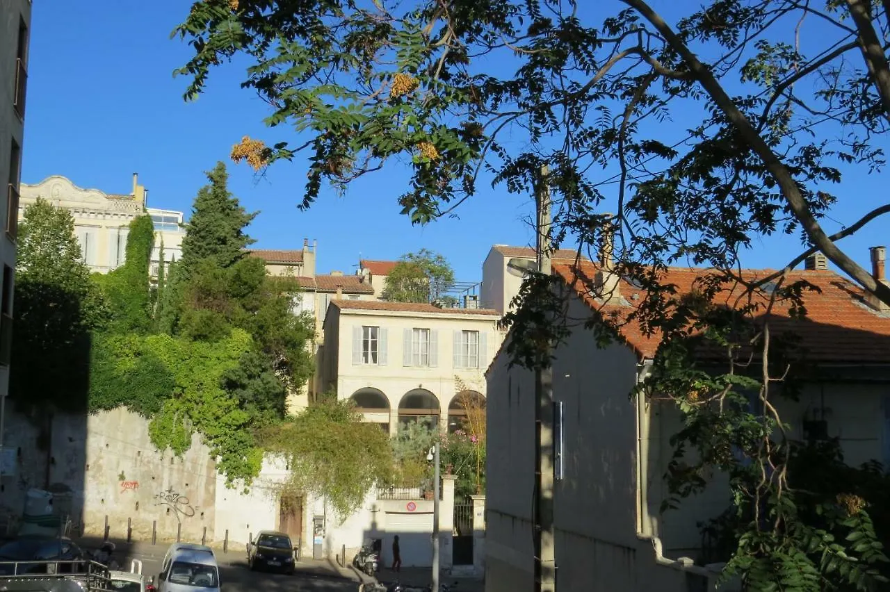 Studio Calme Et Tres Lumineux, Au Pied De Notre Dame De La Garde Marseille France