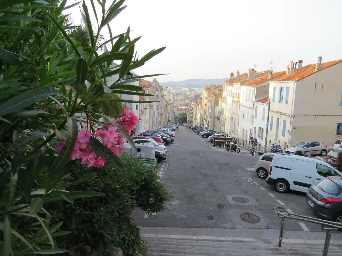 Apartment Studio Calme Et Tres Lumineux, Au Pied De Notre Dame De La Garde Marseille